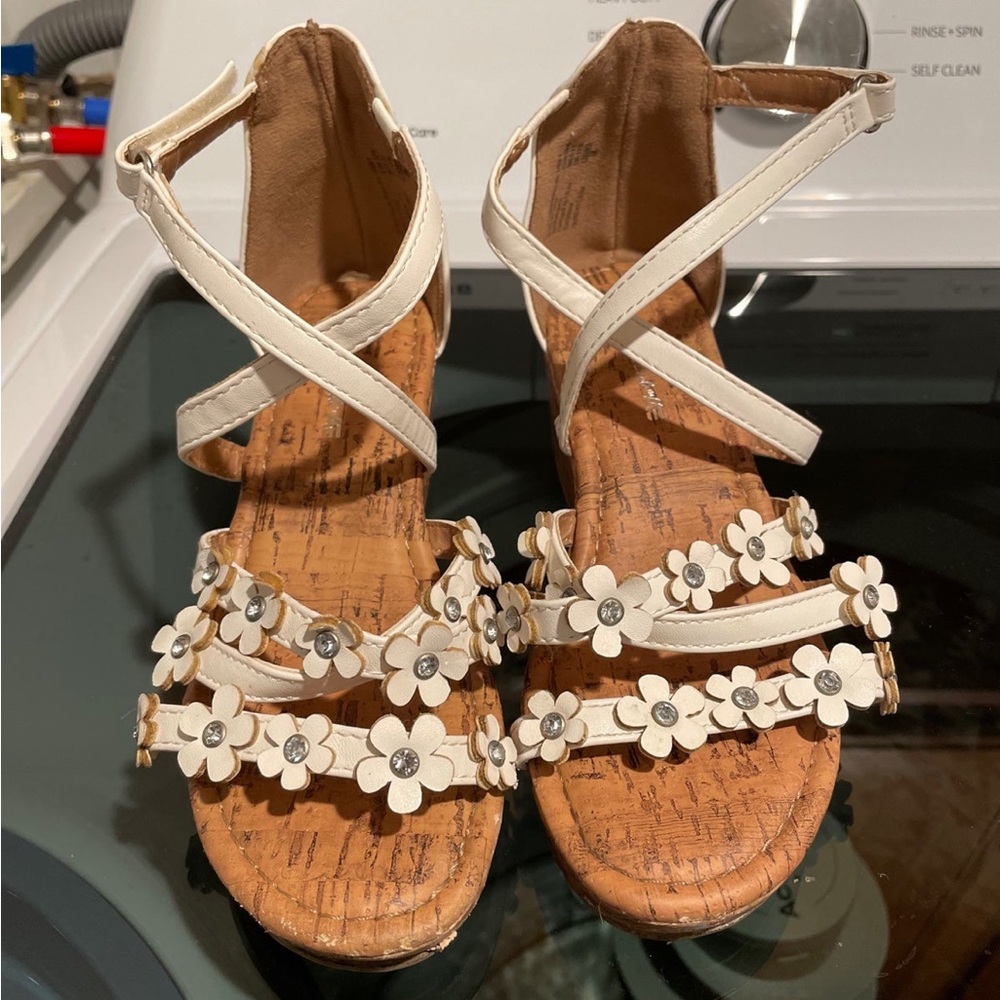 Little girls American Eagle wedge sandals